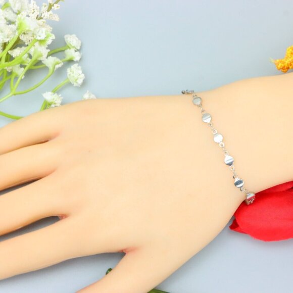 "Elegant & Trendy Bracelet, A Perfect Gift for Women, Thoughtful, EVCH1755 - Picture 1 of 10
